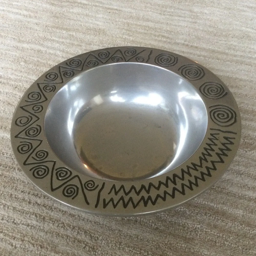 Reggae (Armetale, Holloware) by WILTON ARMETALE 10.5 inch Round Vegetable Bowl